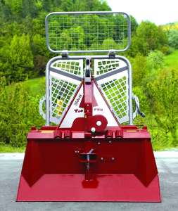 Elektrohydraulicky ovládaný lesní naviják za traktor Tajfun 55 AHK